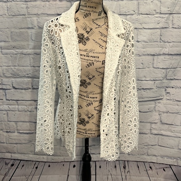 Berek Scalloped Lace Blazer White Embroidered Floral Size Small Summer - Picture 6 of 9